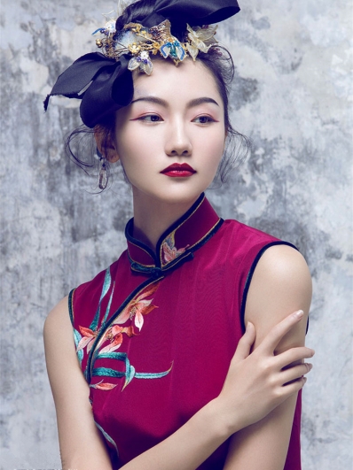 Claret embroidered cheongsam